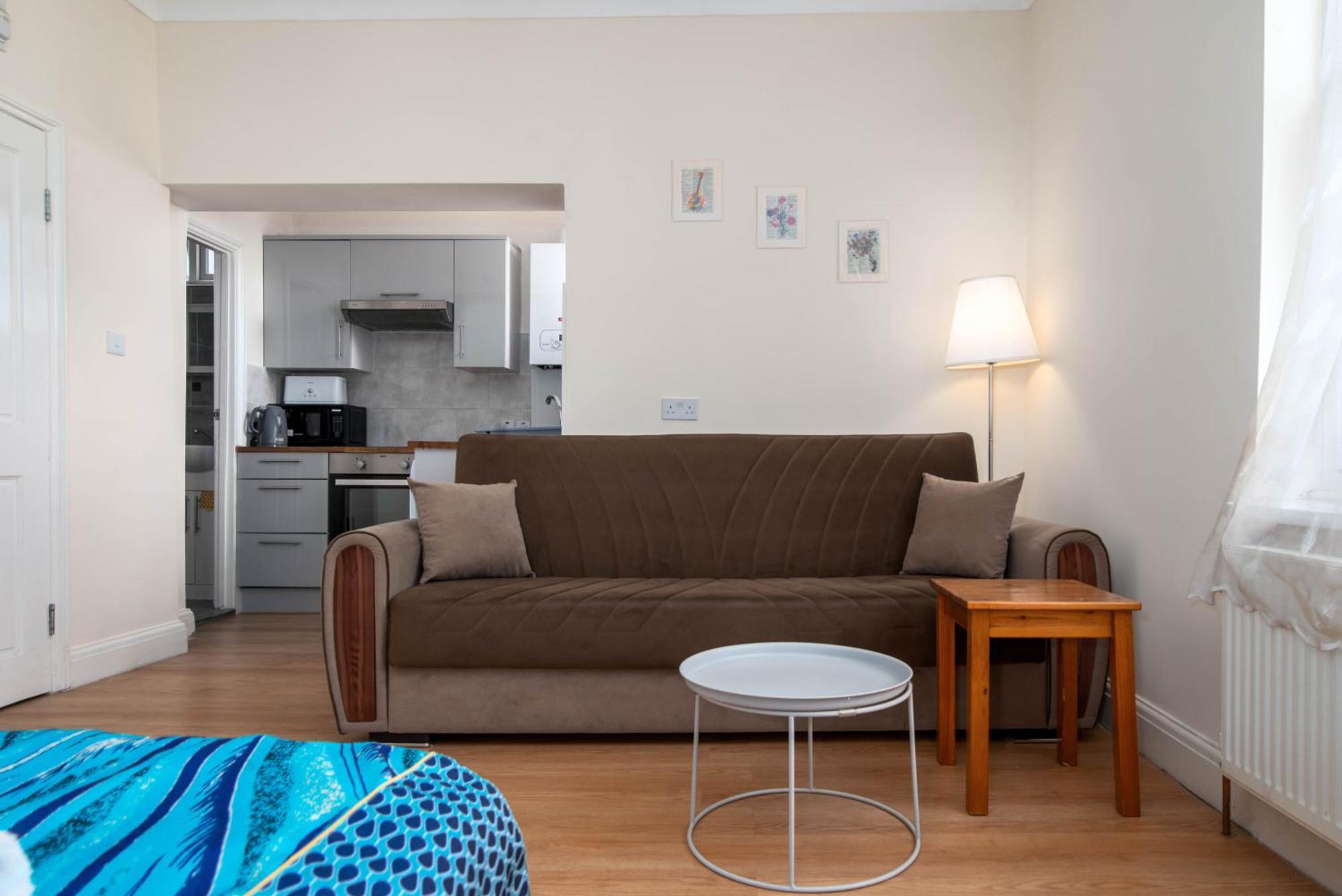 Camden Apartments London Room photo