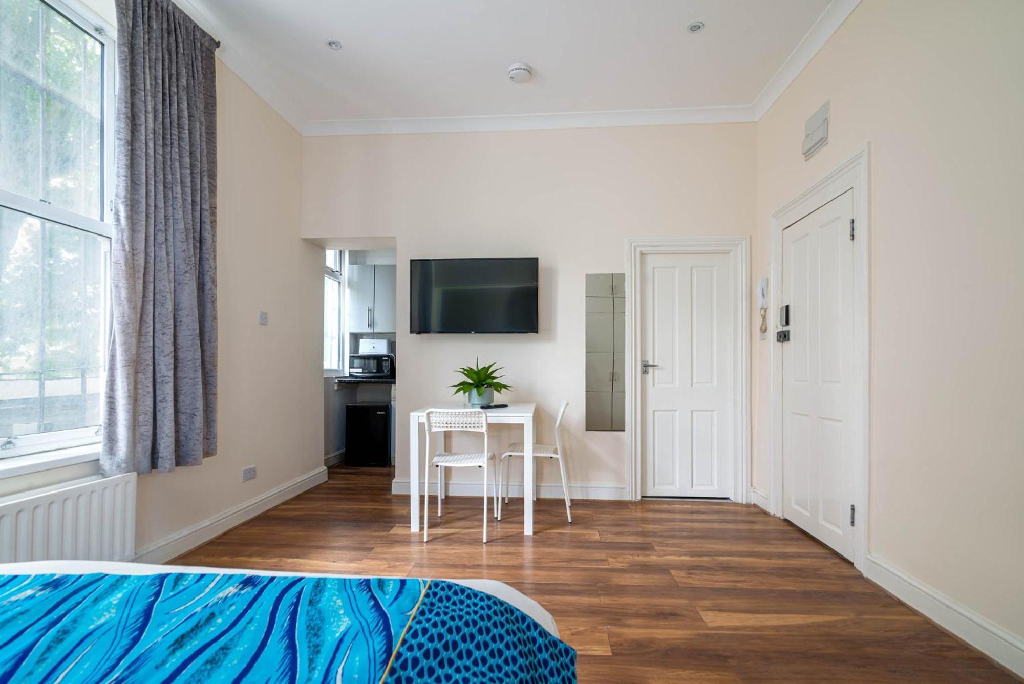 Camden Apartments London Room photo